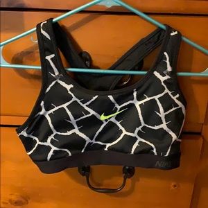Nike pro sports bra